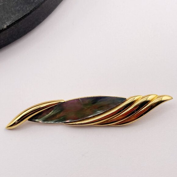 VINTAGE Gold tone metal and genuine abalone shell wavy shaped bar brooch pin - Picture 3 of 8